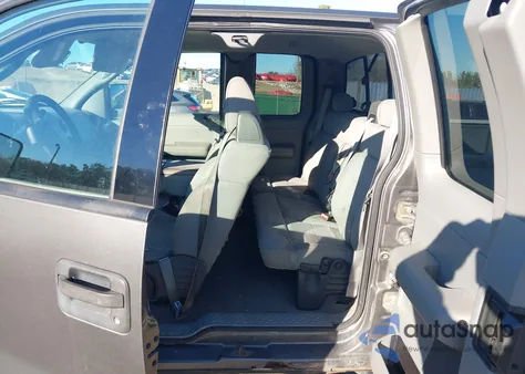 2004 Ford F-150 Stx/Xl/Xlt z USA, uszkodzony, nr VIN 1FTRX14W74NB08941